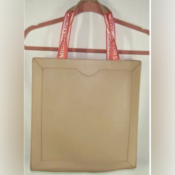 Michael Kors Limited Edition Blush Textured Double Strap Tote Shoulder Bag - Picture 3 of 7